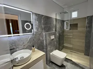 Private bathroom in the Double Room with Mountain View — thumbnail